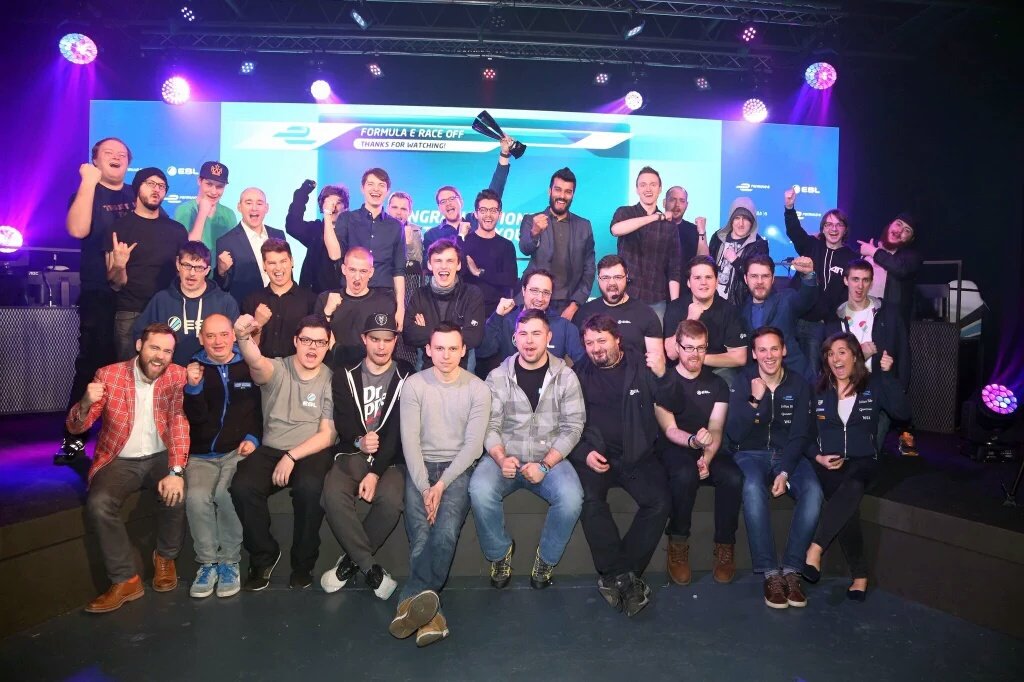 DonJoewonSong's tweet photo. Had an amazing time yesterday competing at @ESLUK for the @FIAformulaE #FERaceOff. Thank you for this opportunity. https://t.co/n4KhEOom56