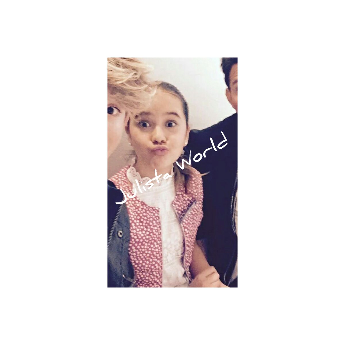 yaninagomez_98's tweet photo. Esta personita tan peque , es la perfección ,mi ídola , #Julista te quiero muchísimo Ju
@JuliaGLMusic https://t.co/z0iW95jENQ