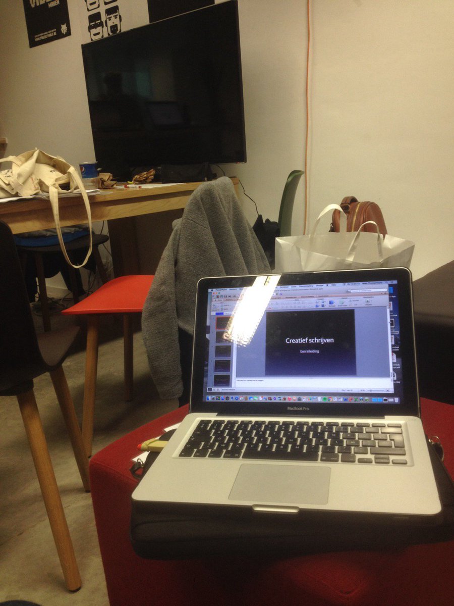 timmermansniels's tweet photo. Op locatie voor mijn allereerste workshop creatief schrijven. Go! #globelink #mechelen #interviewtechnieken https://t.co/pRK2SXtiq7