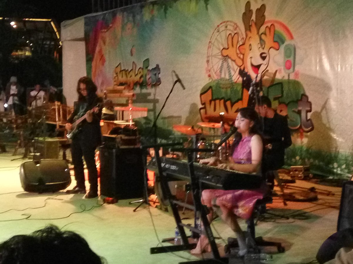 @maryagenova on stage #BogorEthnicVaganza <a href="/bogorethnicvgza/">Bogor Ethnic Vaganza</a>  <a href="/junglefestBNR/">Jungle Festival</a>  <a href="/portal20_mgmnt/">PORTAL20_MANAGEMENT</a>