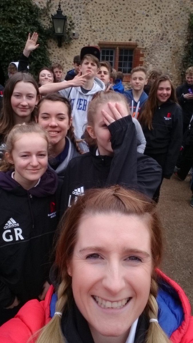 rossettPE's tweet photo. Team work makes the dream work! Group 3/F are the best! @MissMooneyPE #RST16 https://t.co/cwZLTYHVBw