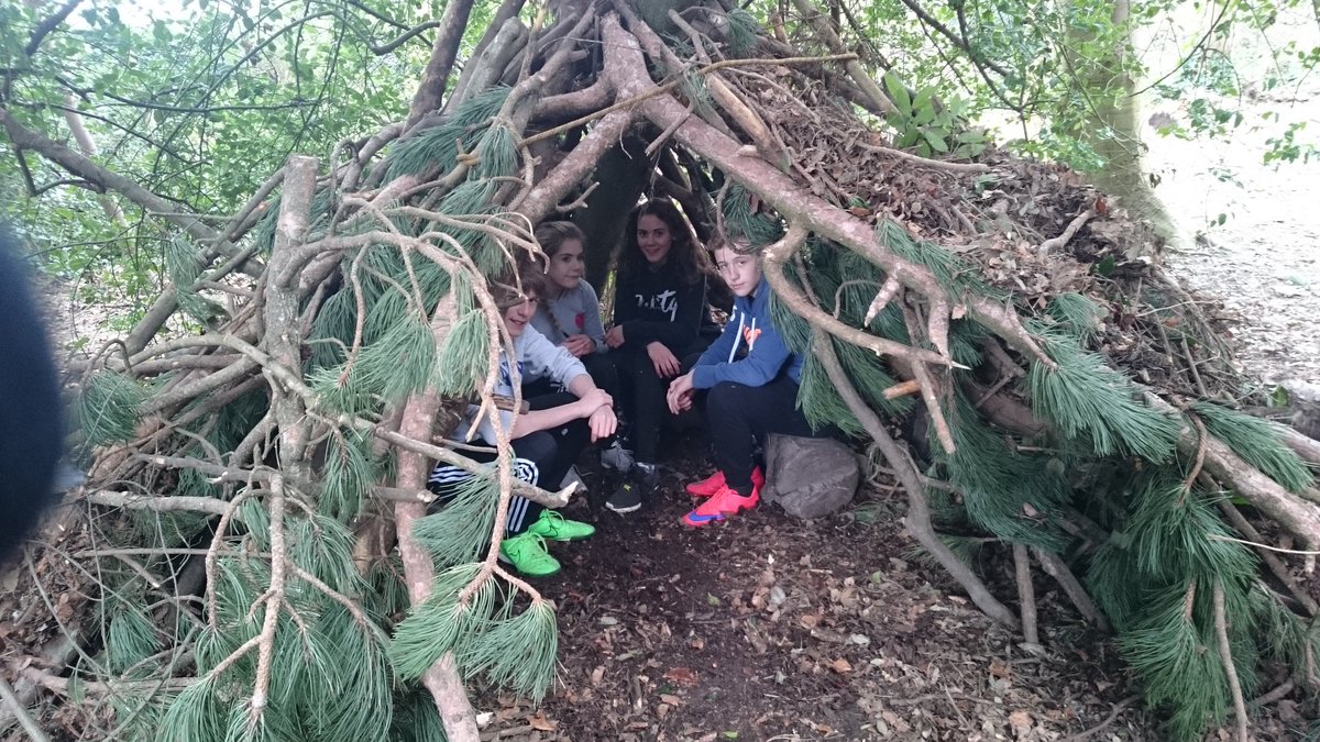 rossettPE's tweet photo. Great teamwork for group 3/F #bushshelter #RST16 https://t.co/VoHPb2fozA