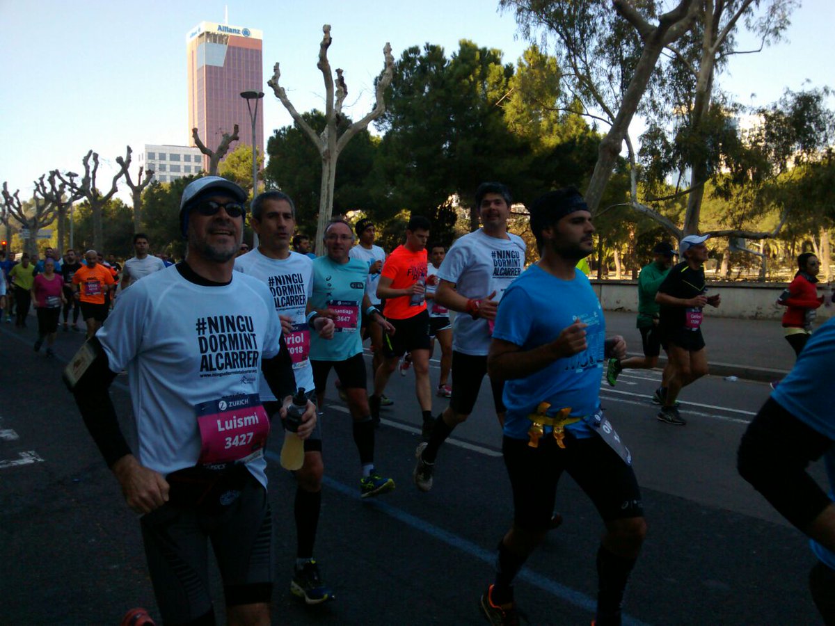 ArrelsFundacio's tweet photo. Tenim un super equip a la @maratobarcelona! Els voleu donar suport? https://t.co/y0zs9EtcTA #ningúdormintalcarrer https://t.co/tK3L54odB6