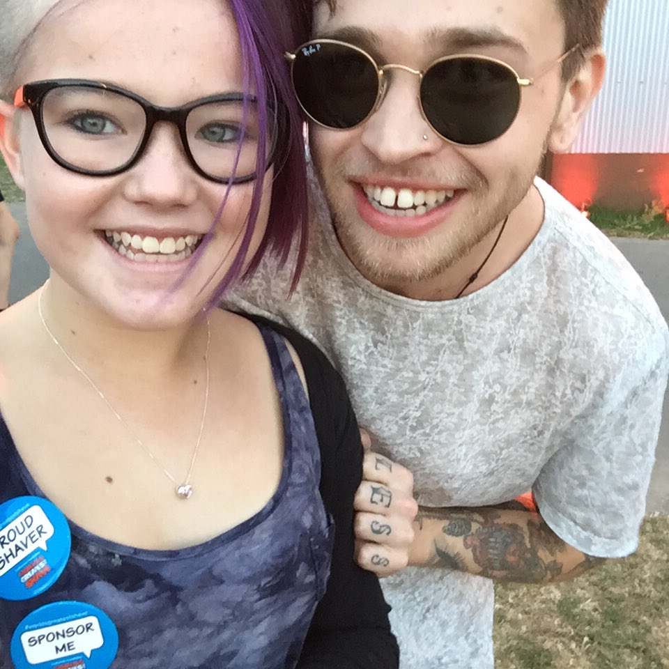 PaisleyPrincess's tweet photo. Hey Reece thanks for being super awesome to your fans ... You made this ones day #lilrocker #reecemastin #BlueStage https://t.co/d1y9lJbhZA