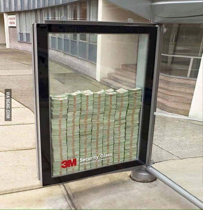 ComunidadFinan's tweet photo. Espectacular campaña publicitaria de 3M con dinero real para promocionar sus cristales blindados, vía @jmgarciaperez https://t.co/xQulqoA4Hn