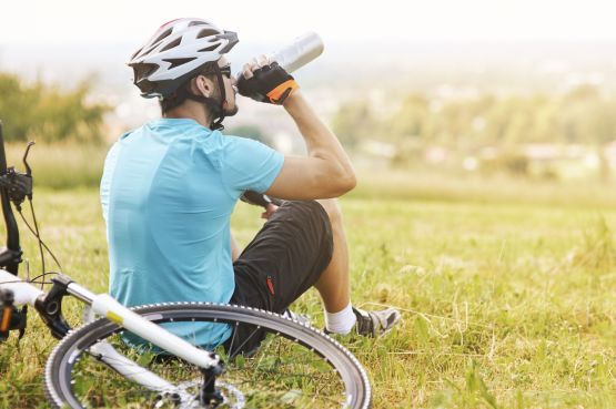 Want to lose weight healthily? Check out our 5 weight-loss hacks from our nutrition experts! ow.ly/Z0Xc0