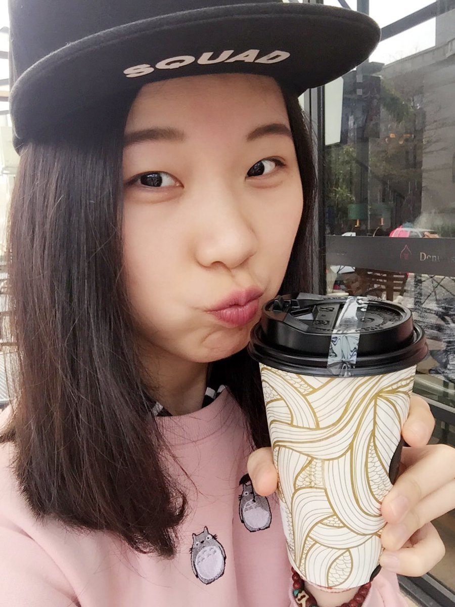 a051004's tweet photo. 跟姊姊出門的時候就是要騙杯咖啡搭配蛋糕來吃吃，天氣好吃好吃的，週末這樣過一個爽快

吃飽還是要運動😘😘😘 https://t.co/Mo2fMpYISp