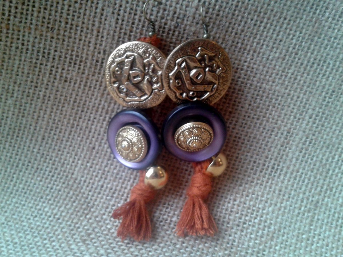 SophieLadyParis's tweet photo. Tibetan Style Buttons Beaded Earrings Handmade French Gong Man… https://t.co/kWO58jYERH #FRENCHLINENS #ButtonEarring https://t.co/Jg79ydqS2Z
