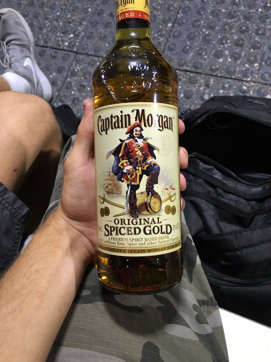 SadisticSouls's tweet photo. Who else gets Turnt off the golden drank ππ #MCCOLE #CaptainMorgansAttacksMyOrgans https://t.co/E8Iwi7BhWR