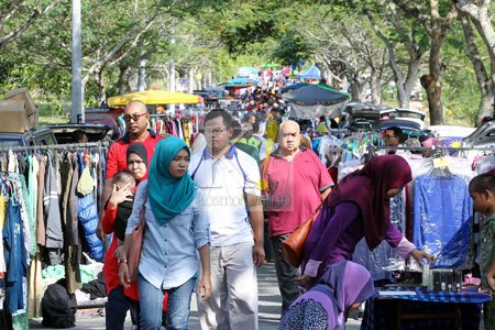 TVBangi's tweet photo. [] Orang ramai memeriahkan di Bukit Mahkota, Bangi yang dibuka setiap Ahad. https://t.co/Kjl59TxCzp #kosmo_online