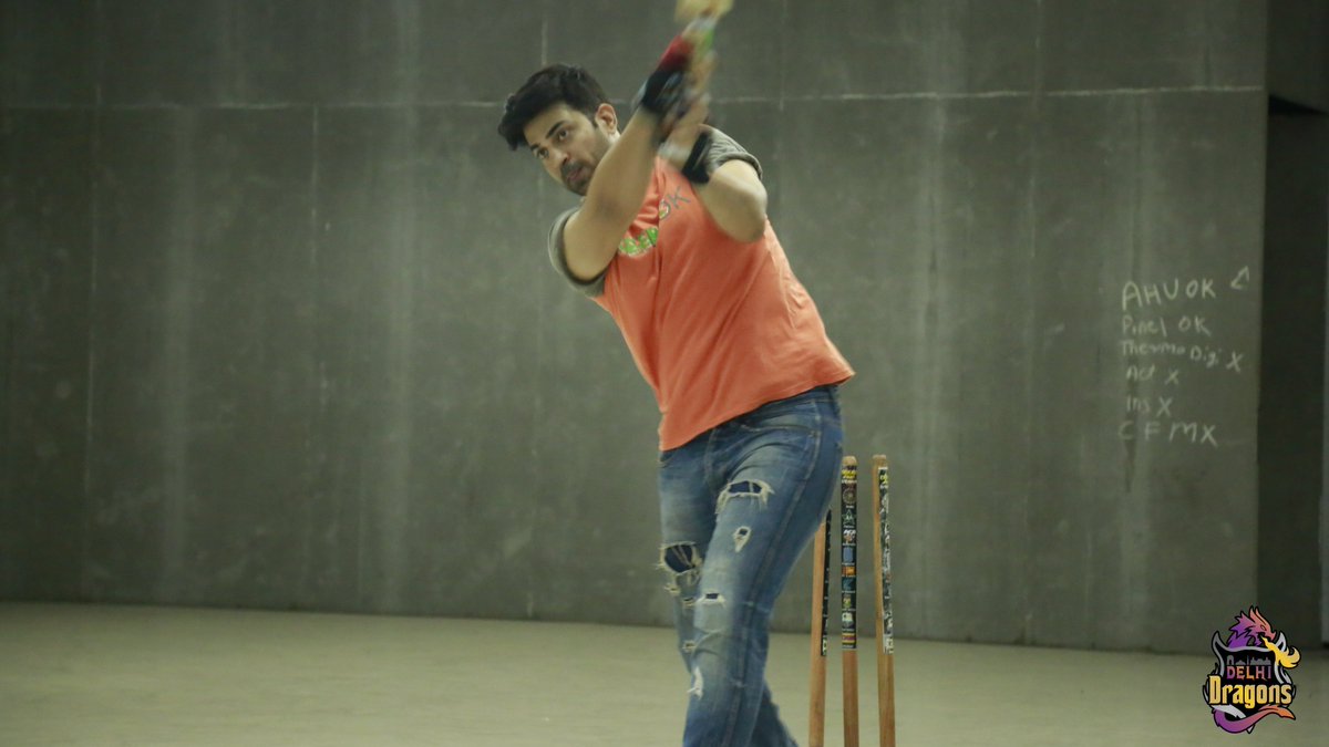 #BehindTheScenes You never know what's going to hit you and when! Watch out for <a href="/Maninder999/">Maninderr Singh</a> in <a href="/boxcricleague/">BoxCricketLeague</a>.