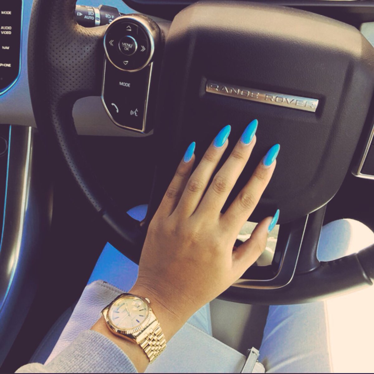 WealthyPix's tweet photo. Spoil the girl of your dreams https://t.co/zK9nZOx1XY