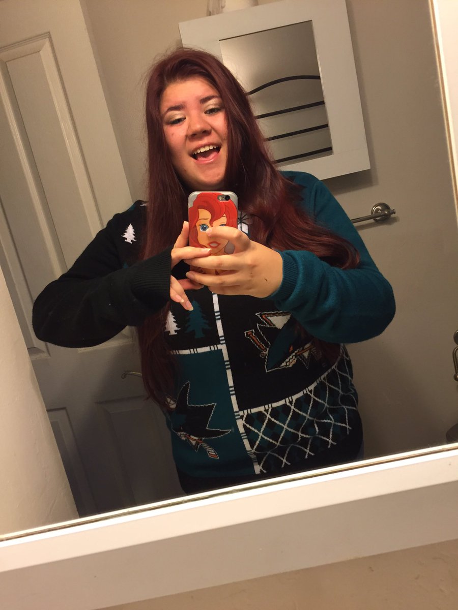 stotochomps's tweet photo. @Plantronics #sharksware forever lovin my holiday sweater π¬ https://t.co/BQoOmNkuvQ