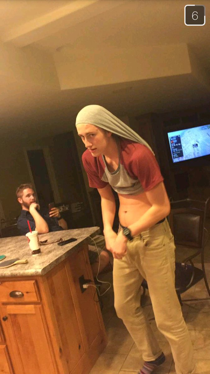 MaxmillianB's tweet image. HAPPY BIRTHDAY TREE!!!!!!!!! 🎉🎉🎉🎉😍😍Love ya weirdo!!! 18 never looked so good😏😏