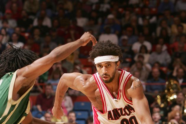 DavidKelly1290's tweet photo. @slimstoud takes place among #Pac12Hoops greats. REACTION: https://t.co/XlDYuopQEW #APlayersProgram #SalimStoudamire https://t.co/IwKsxC9iYH