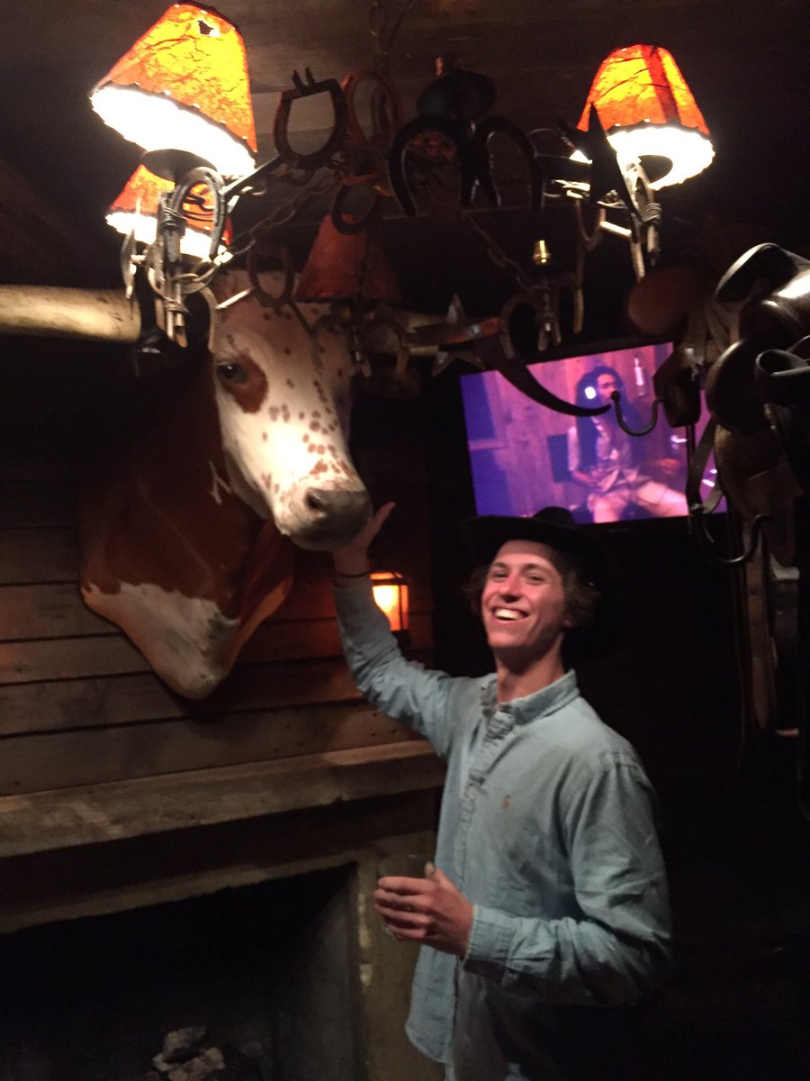 plyguy11's tweet photo. Making friends, gettin piss at cowboys. https://t.co/bs7GwBNtc2