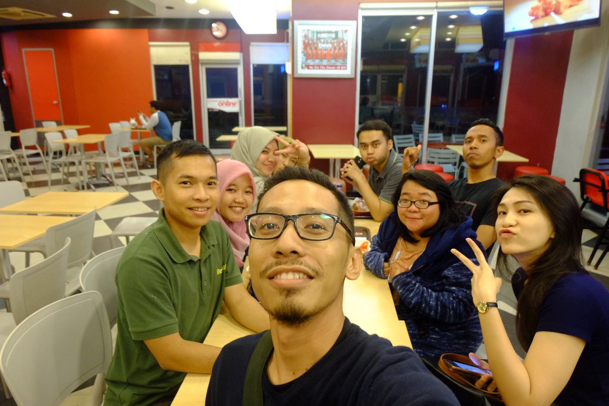 okkyhimawan's tweet photo. @nebengers jumat ke bdg sm mas aryo dan ketemu rombongan mas radit https://t.co/vXMUH31Foj