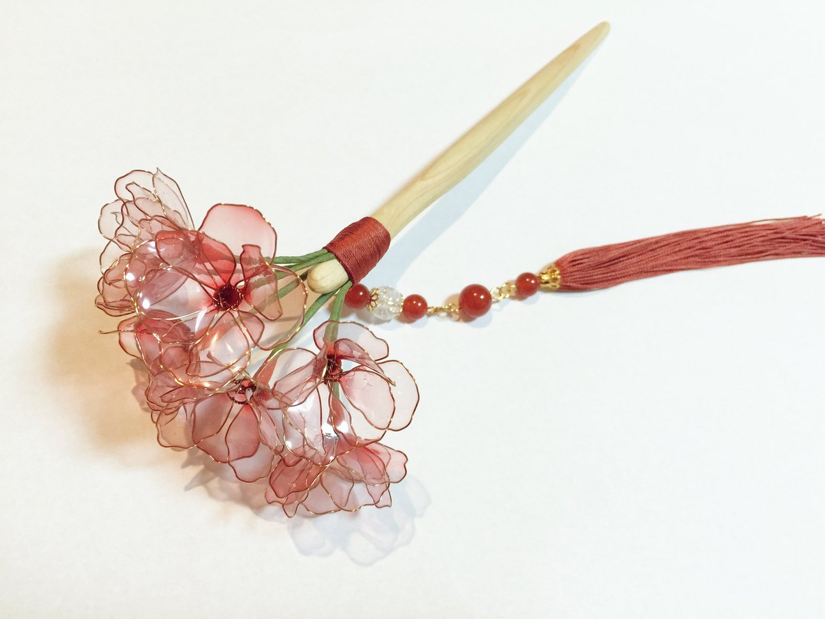 花燈 かほ ディップアート 簪作家 Kurenaiya Kaho まとめの 低コストではじめる ディップアートフラワーの 作り方 で作った花と タッセルの作り方 で紹介した方法でタッセルを作って 天然石で繋いでかんざしにしてみました T Co 花燈 かほ ディップアート 簪作家 Kurenaiya Kaho まとめの 低コストではじめる ディップアートフラワーの 作り方 で作った花と タッセルの作り方 で紹介した方法でタッセルを作って 天然石で繋いでかんざしにしてみました T Co