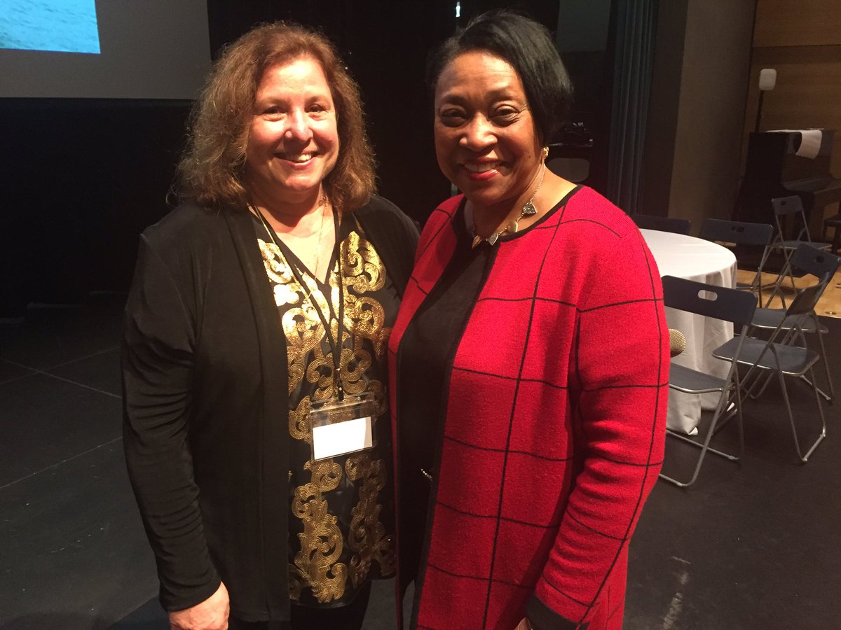 BruceWellman's tweet photo. Doreen & Carolyn closing the conference. #TCHKA @Think_Collab https://t.co/P0ZovQEi8e