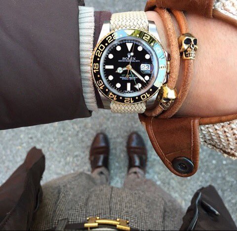 ThepowerfulPics's tweet photo. RT FOR RIGHT⌚️
FAV FOR LEFT⌚️ https://t.co/oClO1hVoIi