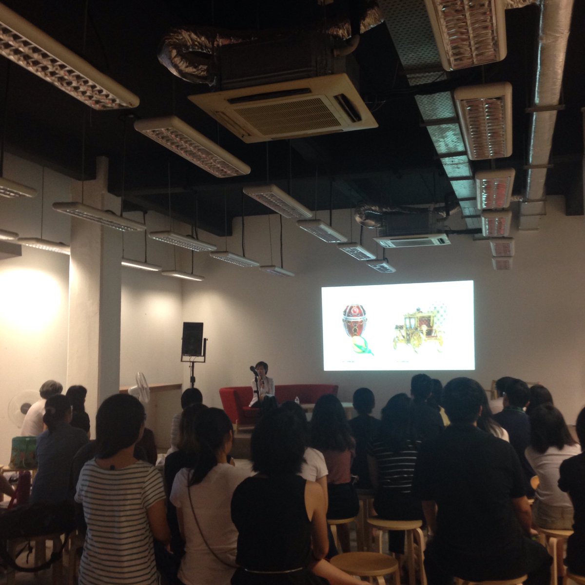 SingaPlural's tweet photo. Happening now: Royal Insignia talks about the art of giving and a live demonstration at our sharing session! https://t.co/I30ddnvxKy