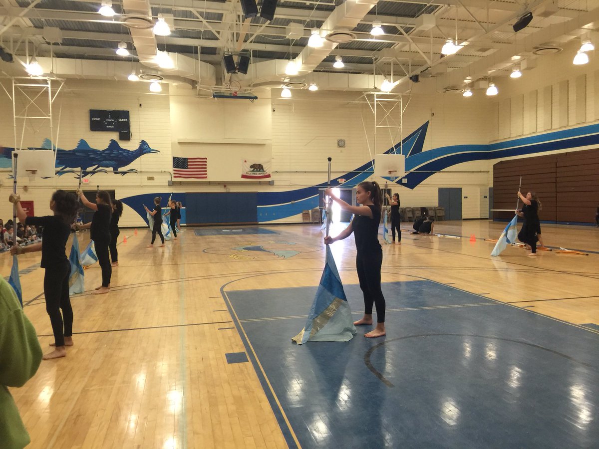 RoyalOakMSCOUSD's tweet photo. Busy week!@RoyalOakMSCOUSD #welcomefuture'runners #ROMSopenhouse2016 #'runnerweek @CO_Supt @HistoryDay #bbtournament https://t.co/ZUGBWmlrLa