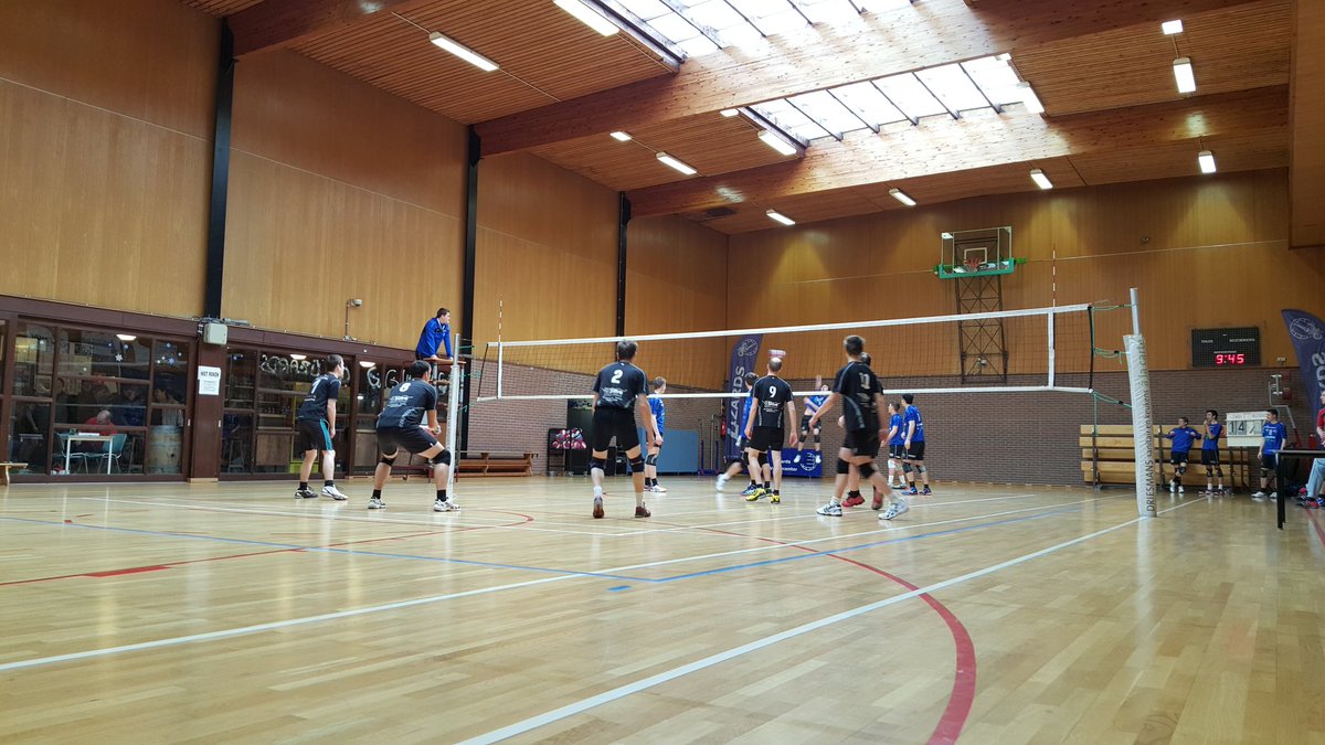 koenmaertens's tweet photo. @VThorT zondagochtend match @lizardsvolley Wat een idee! #lubvtt https://t.co/mYKSkPC1YI