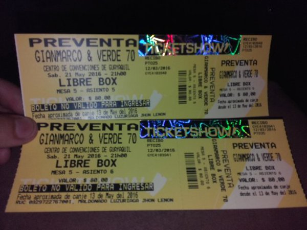 RadioCMeoqui's tweet image. RT MiguelPardoM: Ya todo más que listo 👍 primera fila #librebox con annefandiru y gianmarcomusica