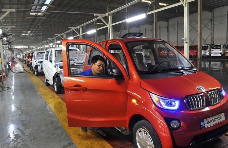 China's electric cars sales to double in 2016: minister reut.rs/1ReER2D