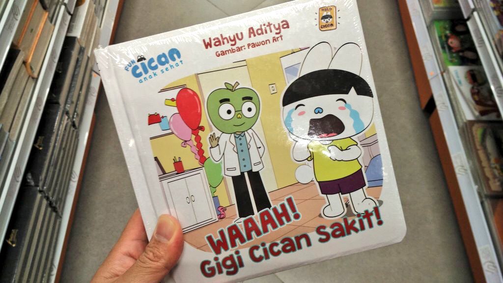 TheTossStore's tweet photo. Terima kasih yang sudah belanja di booth @tosstudio di Graha Manggala Siliwangi: Buku @funcican yang ini sold out! https://t.co/0Ynxne8VqY