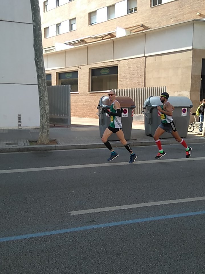 xespino95's tweet photo. @juanpedro_mora (liebre) pasa junto a @JuanmiMoRi el km 29 en 1h41'30"
Cantan 3'30" del 28 al 29 #aritmo https://t.co/Dr7jlIJfbH