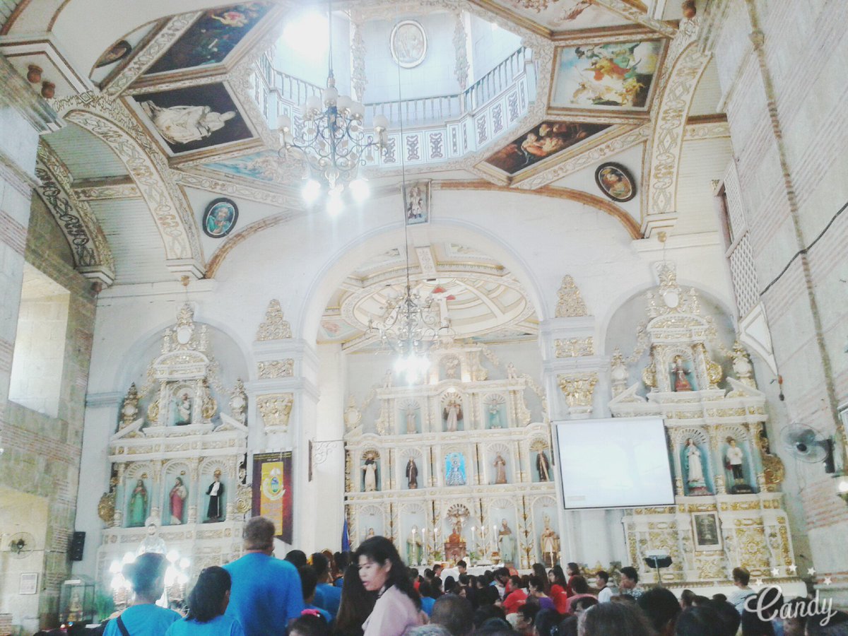 MaydayRato's tweet photo. I love how this church preserve its old structure..#PakilChurch..#blessedSunday https://t.co/YVUXgLD9FU