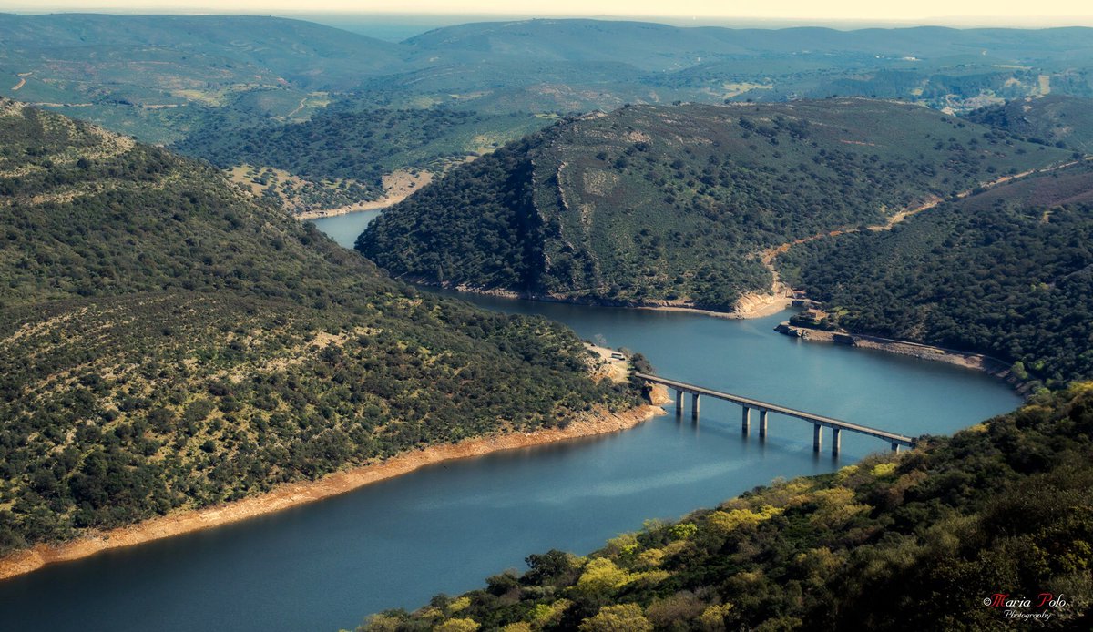 Parque Nacional de Monfragüe, otra vista desde el castillo.
facebook.com/MariaPoloPhoto…
<a href="/Extremadurismo/">Extremadurismo</a> <a href="/viajarporextrem/">ViajarPorExtremadura</a>