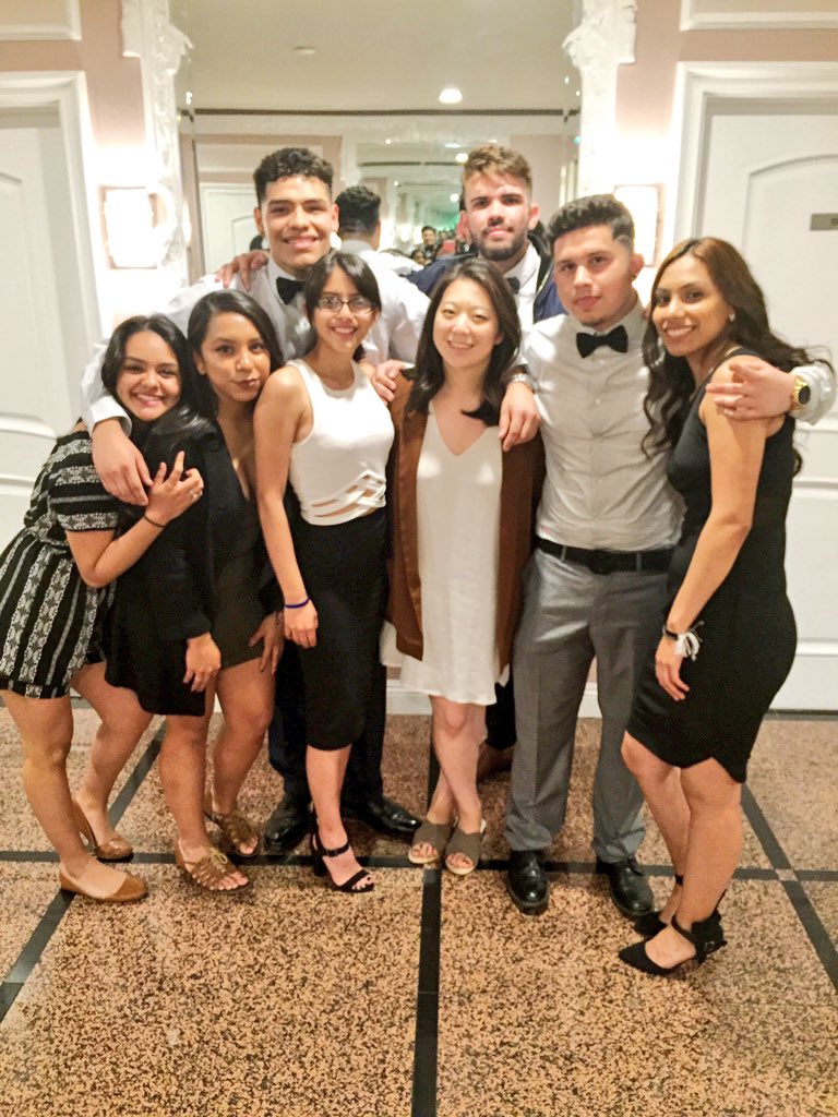 marissaq_'s tweet photo. My friends are 👀🔥🔥😍 

#springformal2k16 https://t.co/yRBVWhIWfT
