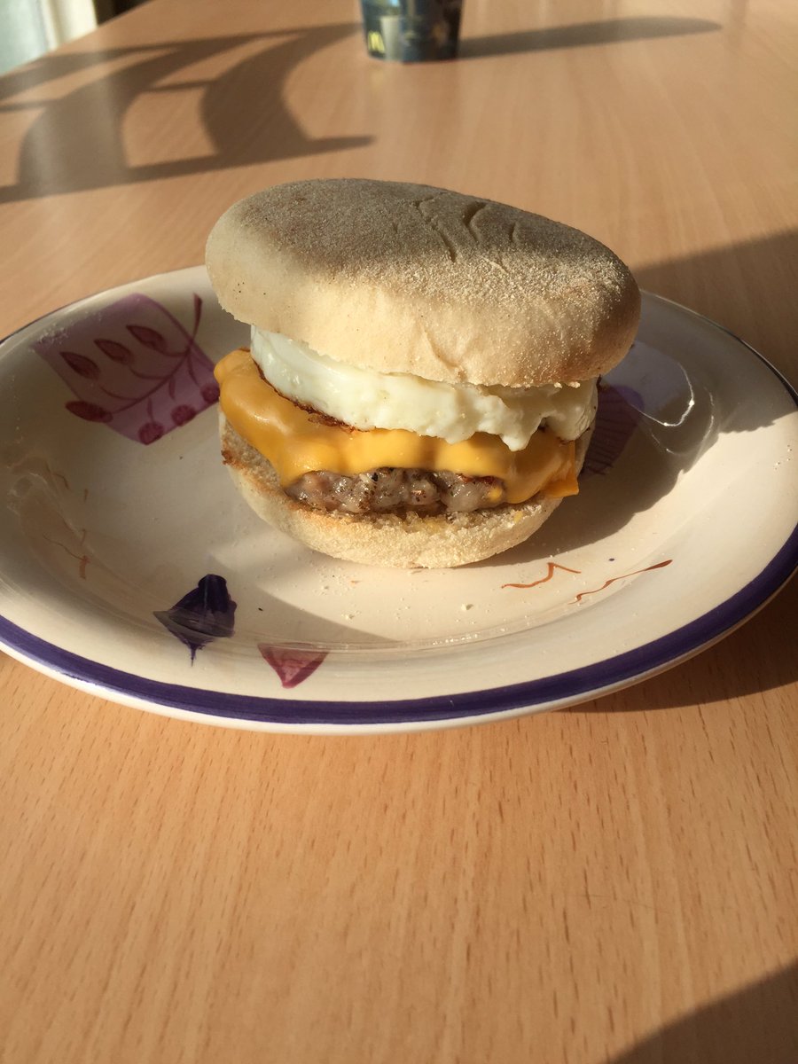 dansaints's tweet photo. Ronald McDonald's got nothing on me.@takeawaysecret #TakeAwaySecrets https://t.co/4vYkcwCANR