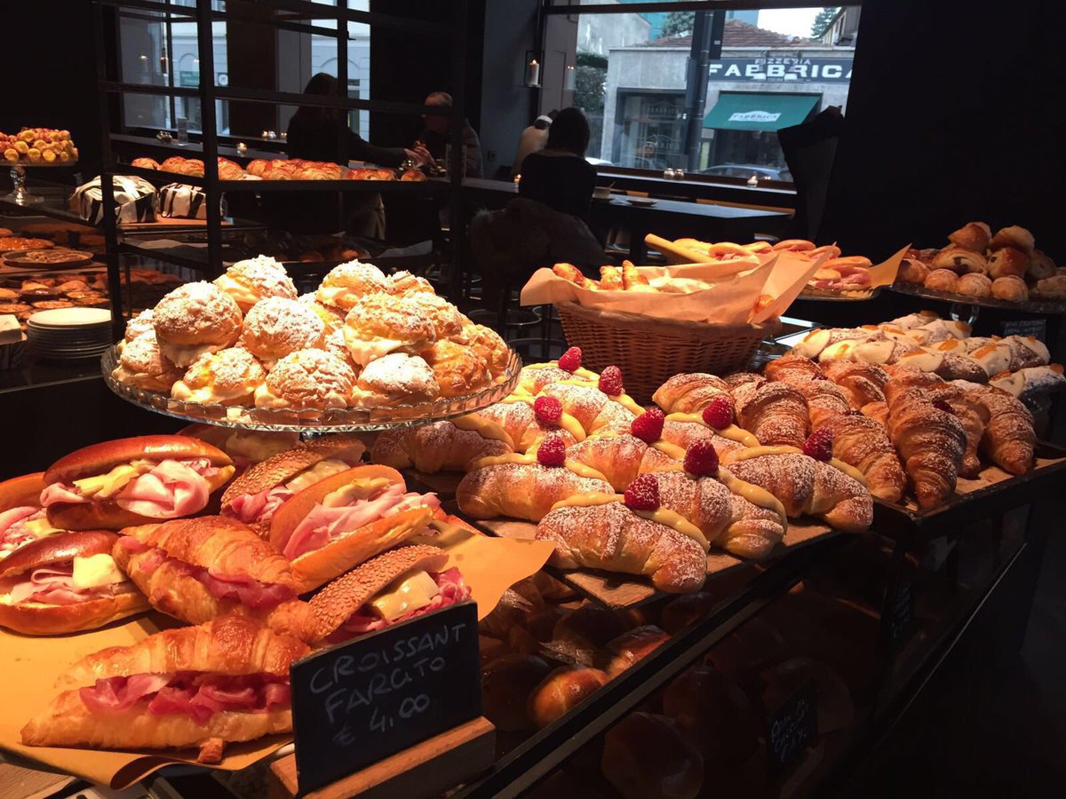 Princi_Milano's tweet photo. Colazione da Princi piazza XXV aprile, non è un miraggio, è tutto fresco e buono https://t.co/xyiK3WrKDB