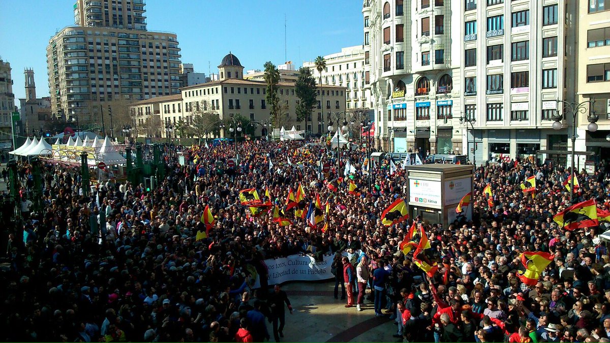 victorinotoros's tweet photo. Somos muchos los que pensamos así #sialotoros #defiendelafiesta #13MValencia Éxito absoluto!!! https://t.co/M4dWqp6SsP