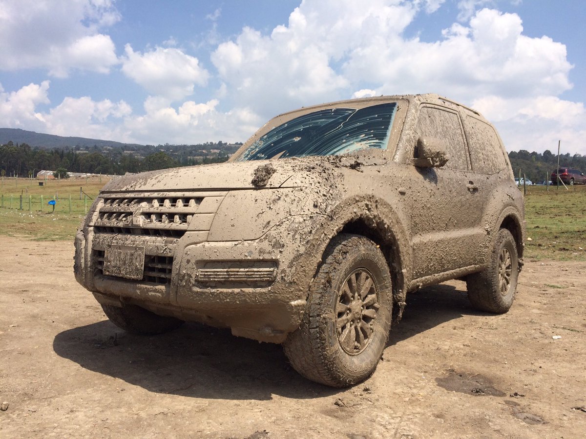 Autosdeprimera's tweet photo. Último día del #Mit4Fun en Bogotá, prueba toda la línea Mitsubishi en la pista Laguna Seca, Chía. Entrada libre https://t.co/rJuAFvTHON