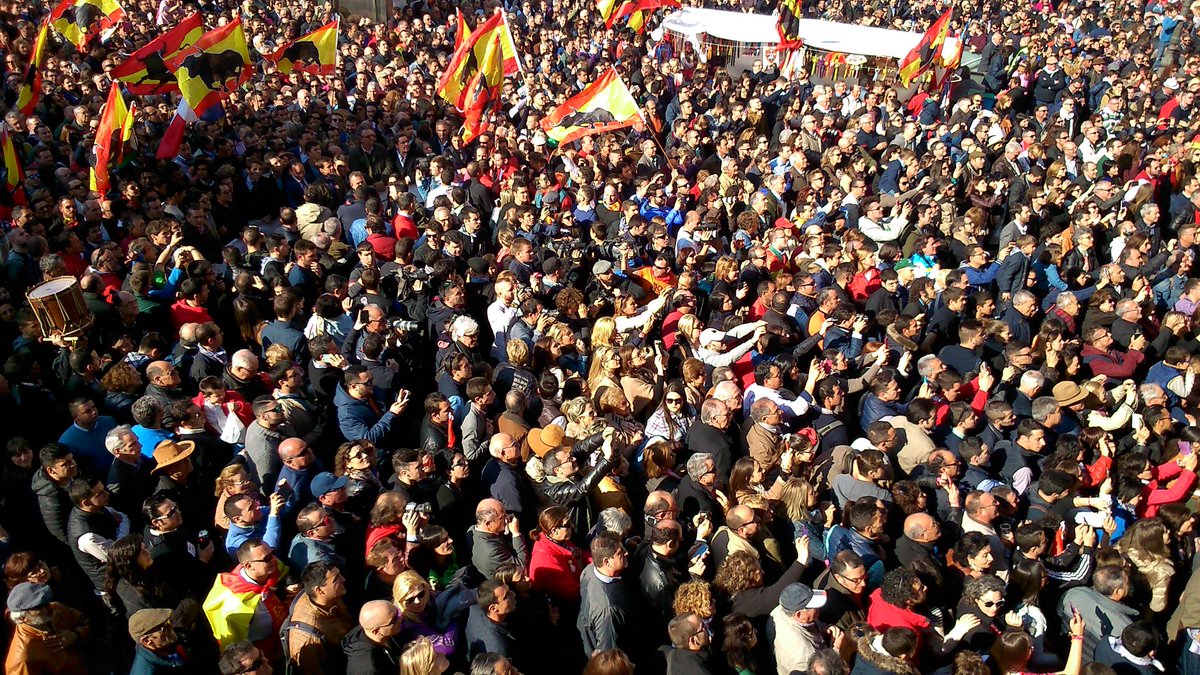 DIEGOALCALDE1's tweet photo. Viva la fiesta nacional!!!! https://t.co/dNmYQc8TsP