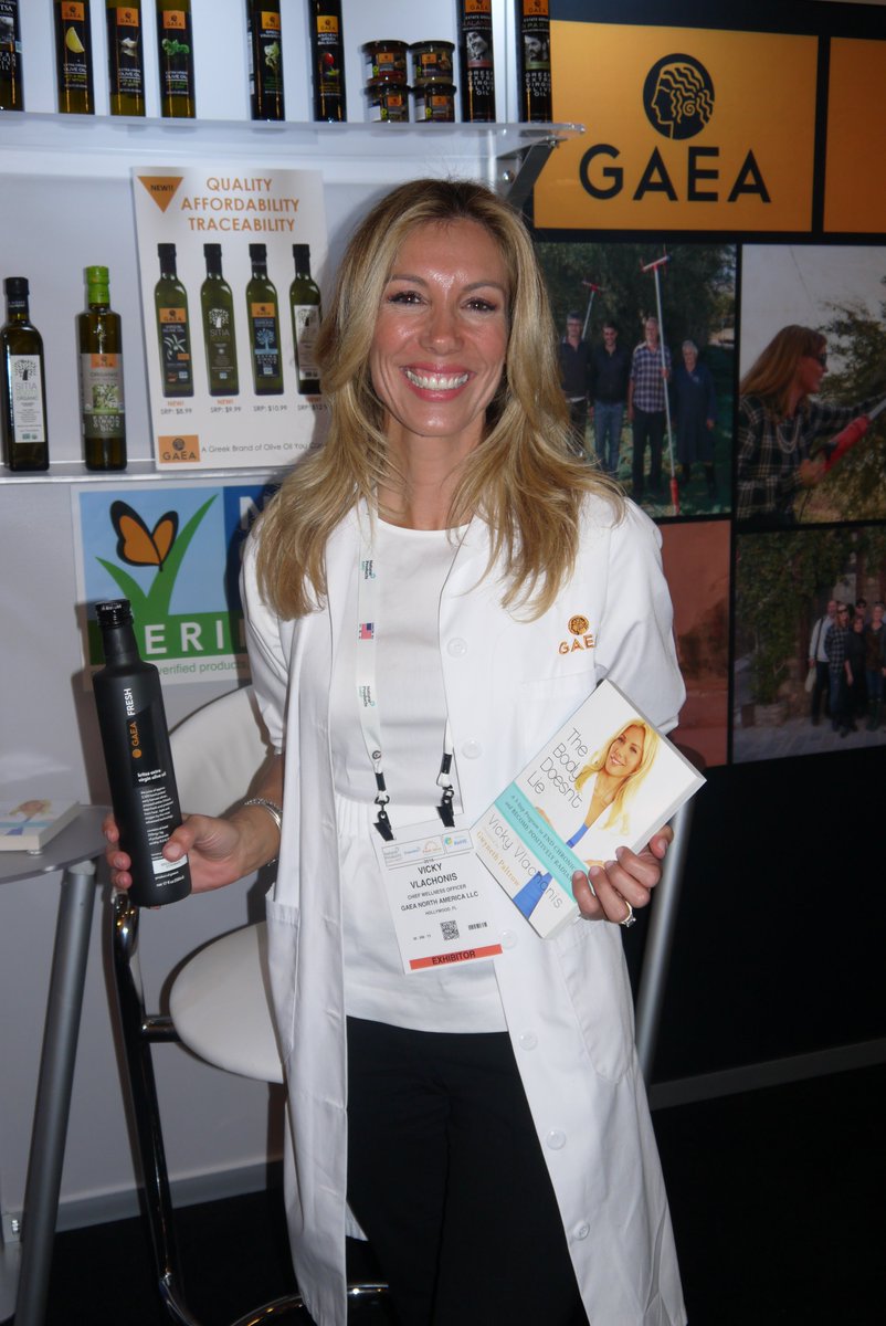 SplashMagWW's tweet photo. Great insight on the benefits of @GaeaOliveOil from @VickyVlachonis also sharing her amazing book #ExpoWest https://t.co/OIi5HHVUr5