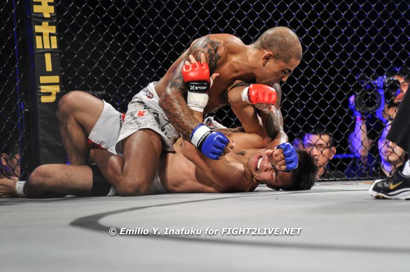 fight2live_net's tweet photo. @morcego_mma venceu Shohei "Convoy" Masumizu com um katagatame, 1R
#pancrase276 #mma https://t.co/Ry0CVZtBrA