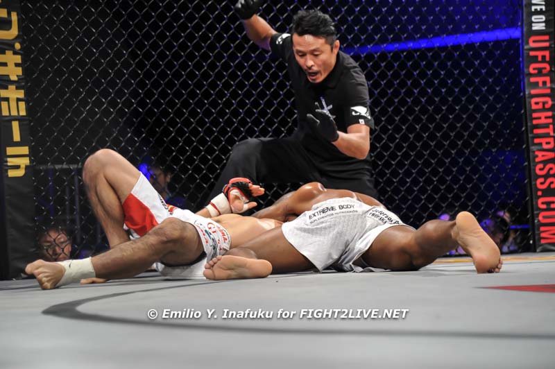fight2live_net's tweet photo. @morcego_mma venceu Shohei "Convoy" Masumizu com um katagatame, 1R
#pancrase276 #mma https://t.co/Ry0CVZtBrA