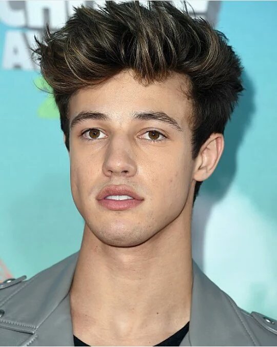 CameronDFrance's tweet photo. #PHITOS Cameron hier aux #KCAs https://t.co/BJwCrT4WOC