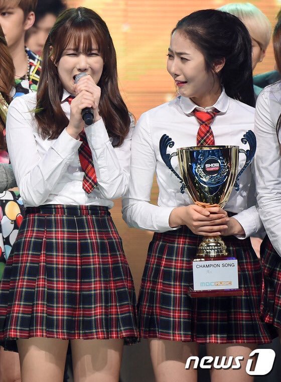 sinb_63_bot's tweet photo. @GFRIEND_Yerinb 

や  -  顔    ← https://t.co/KKmkz51Qil