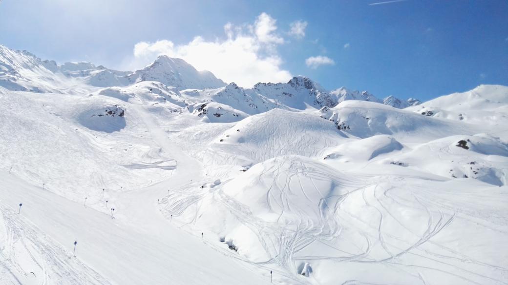 AnitaObd's tweet photo. @Kaunertal_Tirol #freeride #testival #azurro #topday https://t.co/ncm5B7tYpv