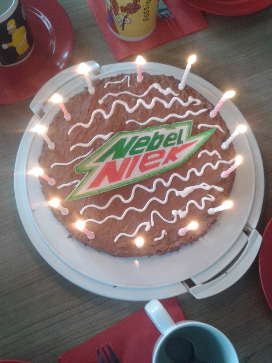 EyleenxTjarks's tweet photo. @NebelNiek Ich hatte Geburtstag... https://t.co/TG1zfqs0i7