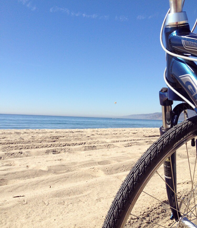 LucasVidalmusic's tweet photo. On my way to the studio :) #CaliforniaLiving https://t.co/u77Lx6k3PW