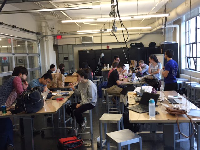 thinkDIF_'s tweet photo. Final pitch preparations as judging is soon scheduled to begin! #hackdif #hackathon https://t.co/rn29nN4Wmv https://t.co/ttgKxKtk21