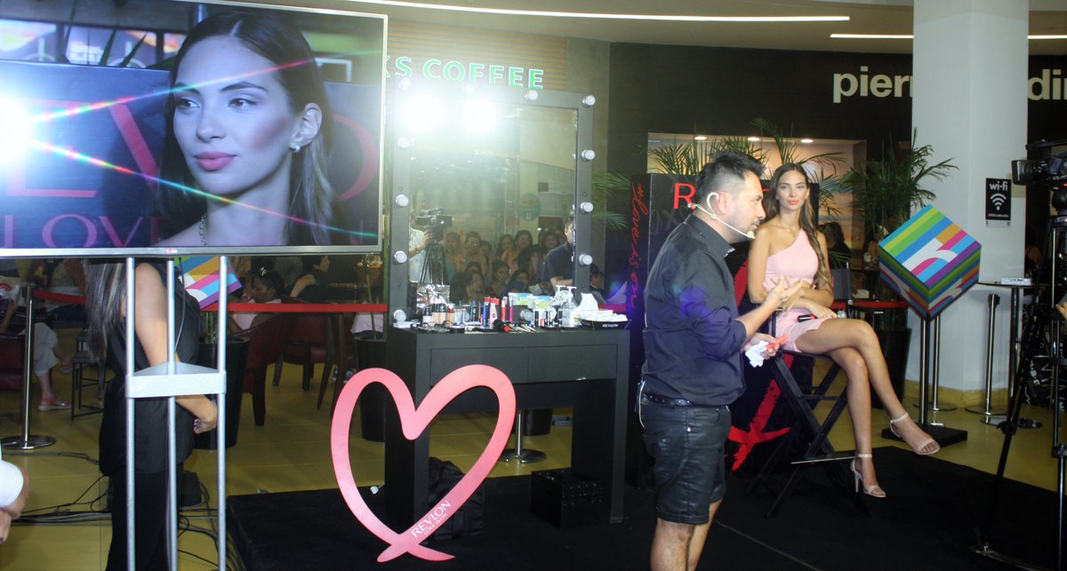 danielmongem's tweet photo. @natvertiz Hoy desde las 18:00 horas en #LaRamblaBrasil Clases de Make Up #NandoMesia #Revlon #LoveIsOn No Faltes!!! https://t.co/sCWAW4om9V