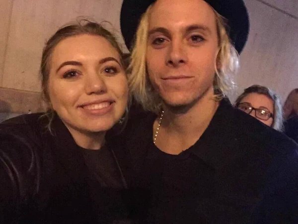 R5lynchs's tweet photo. Riker yesterday with fans in Des Moines!

I vote for #R5 #YouKnowYouLoveThem @radiodisney https://t.co/LD7Ii89hpp